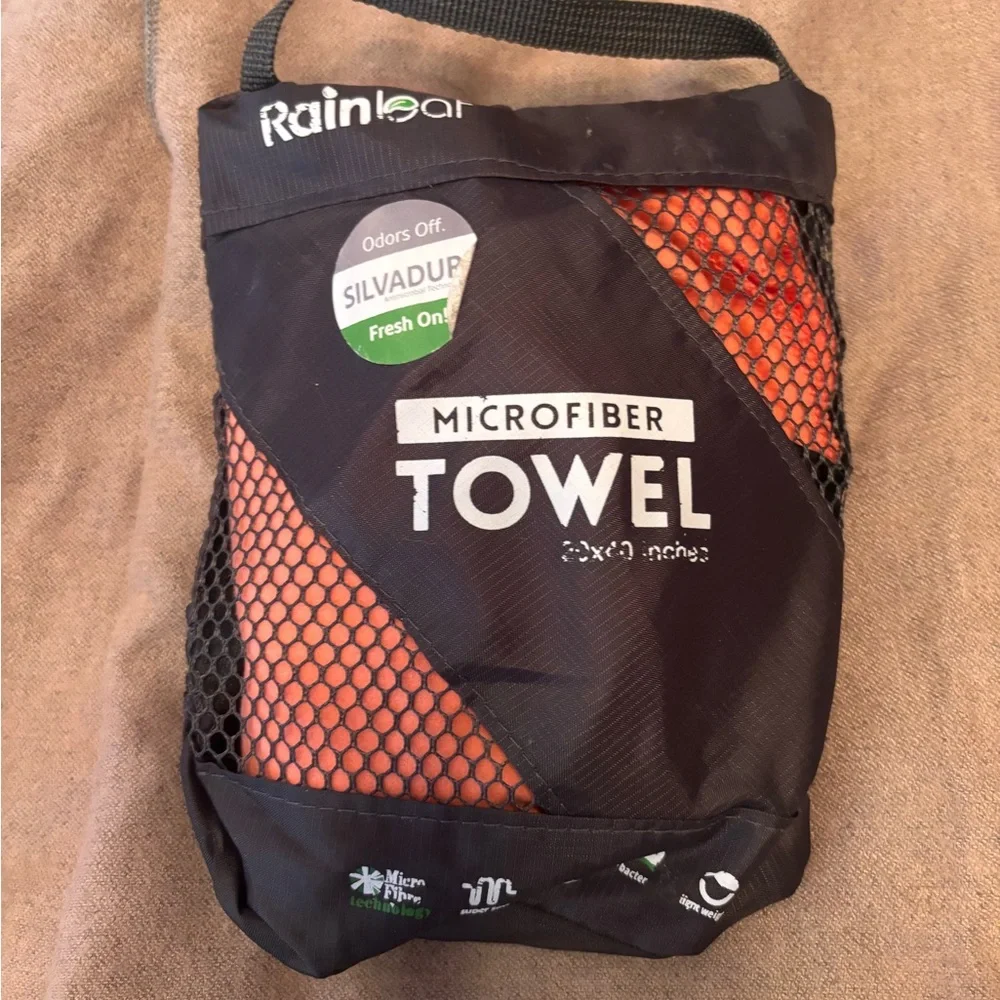 Rainleaf microfiber towel with pouch NEW